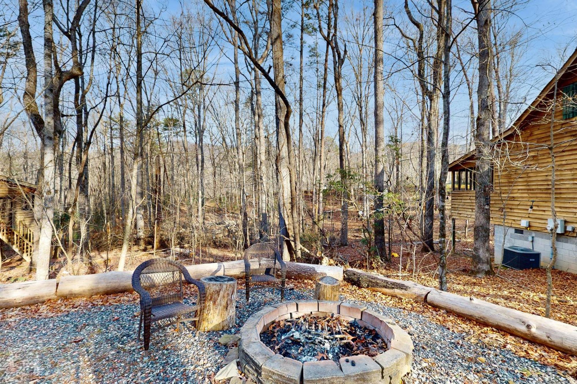 Pine Tree Lodge Sautee Nacoochee Bagian luar foto